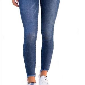 Pistola Mid Rise Skinny Jeans